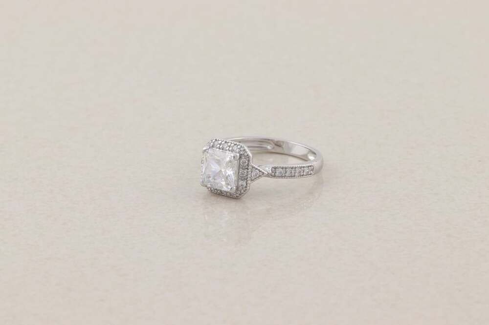 Sterling Silver Sparkly Cubic Zirconia Ring Engagement Ring Size 8 1/4 - Picture 6 of 8